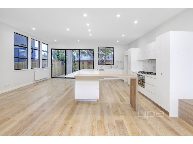 2/25 – 29 Eighth Avenue, Rosebud VIC 3939