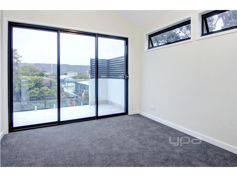 2/25 – 29 Eighth Avenue, Rosebud VIC 3939