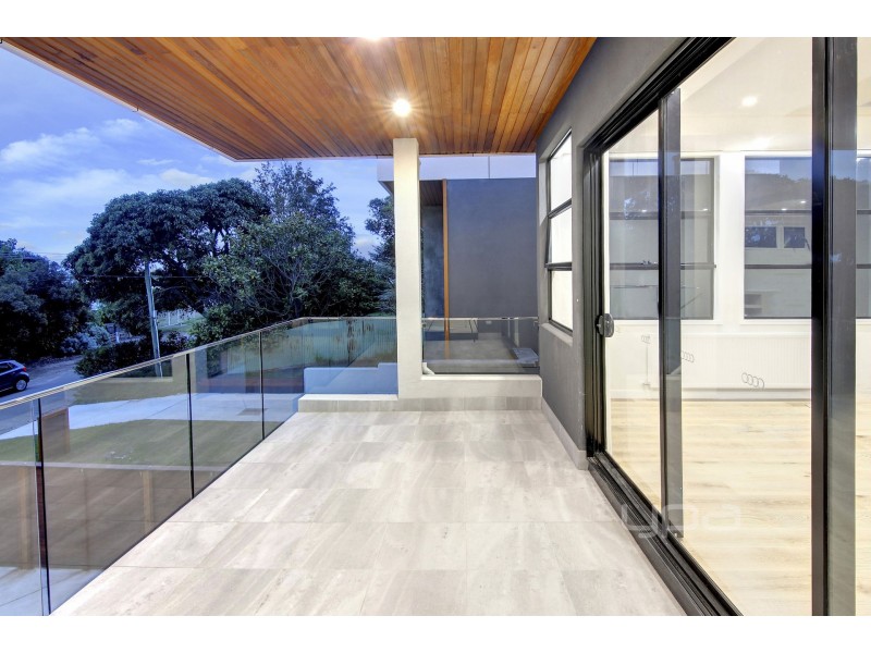 2/25 – 29 Eighth Avenue, Rosebud VIC 3939