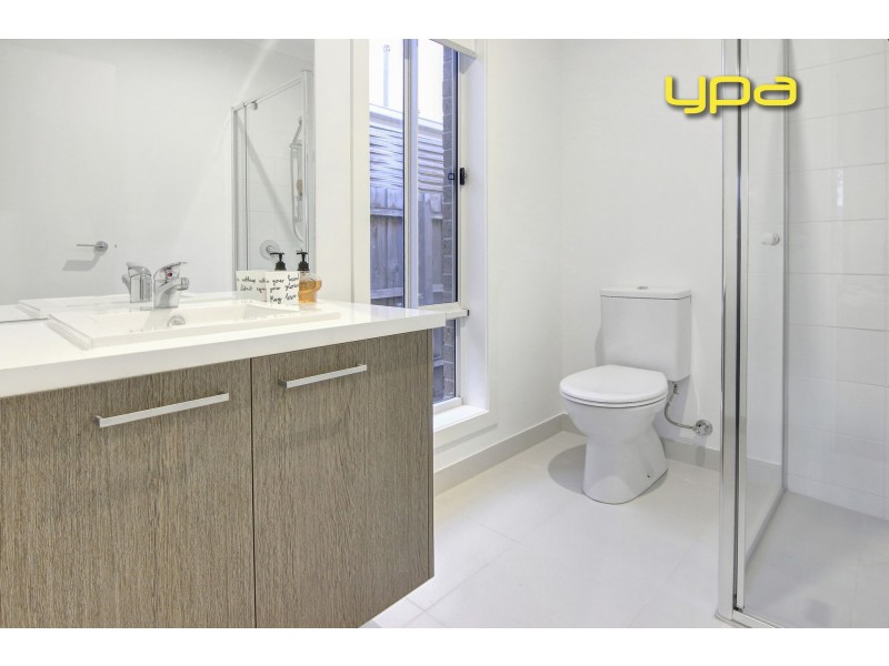 186 Eighth Avenue, Rosebud VIC 3939