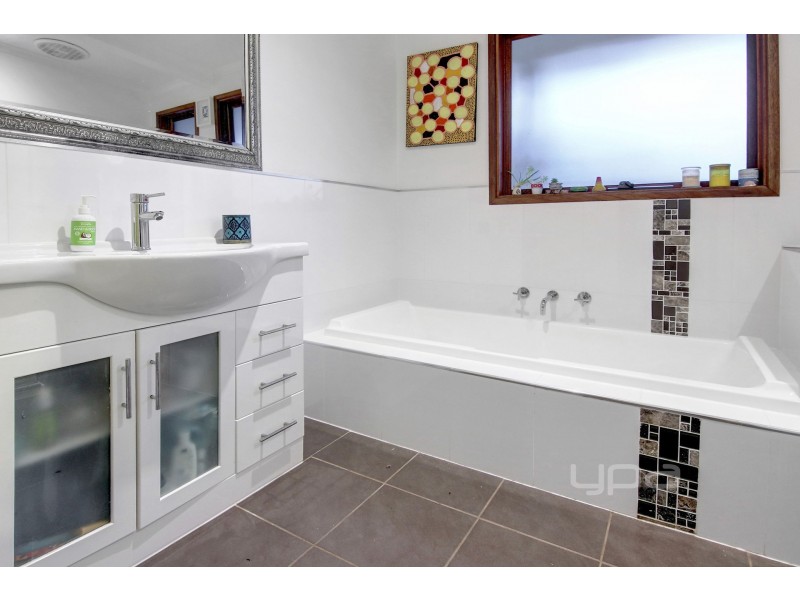 52 Seabrook Avenue, Rosebud VIC 3939