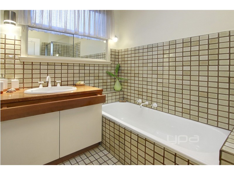 3 Mahoney Cresent, Seaford VIC 3198