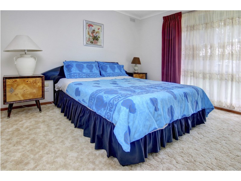 24 Ballabil Street, Rye VIC 3941