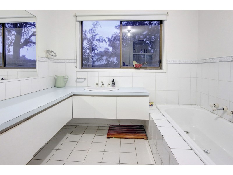 6 Anakie Court, Rosebud VIC 3939