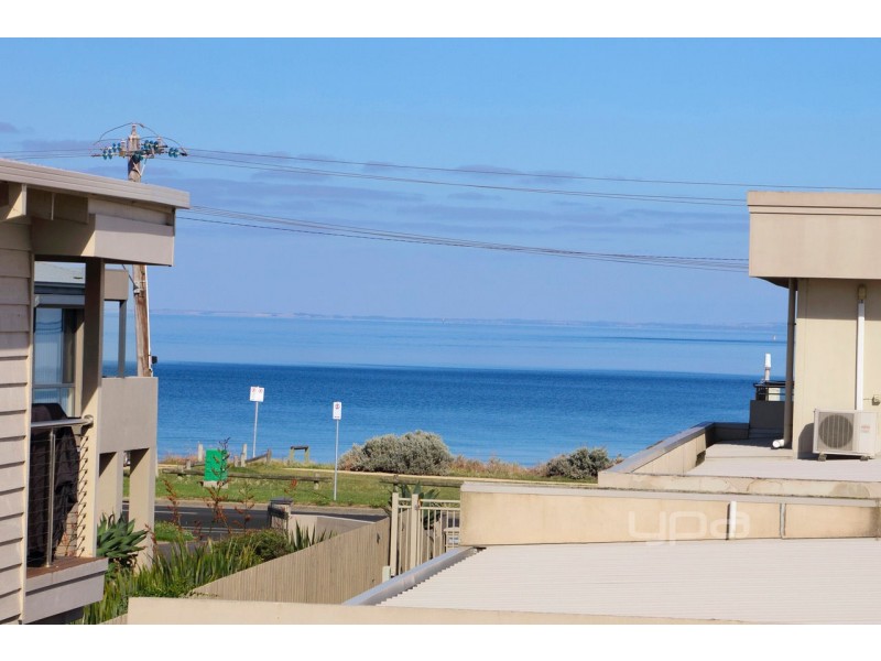 4/247 Dromana Parade, Safety Beach VIC 3936