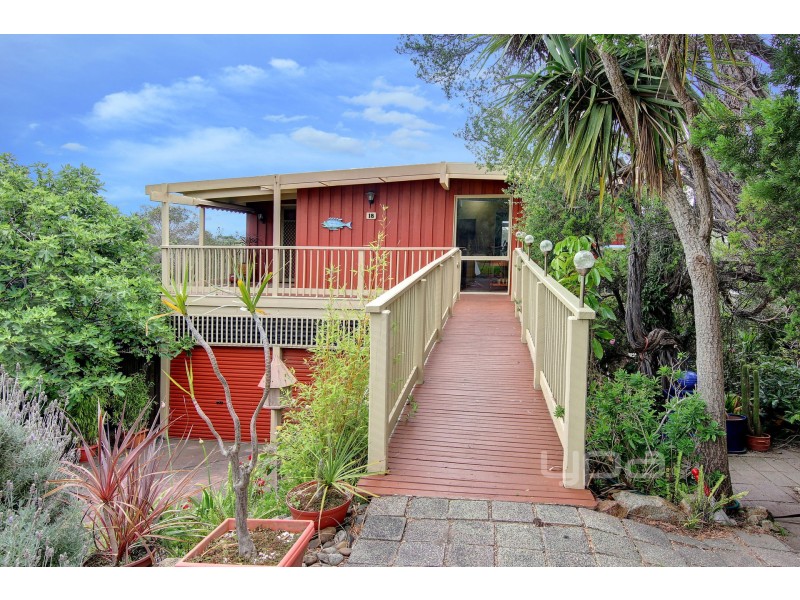 18 Phyllis Parade, Rye VIC 3941
