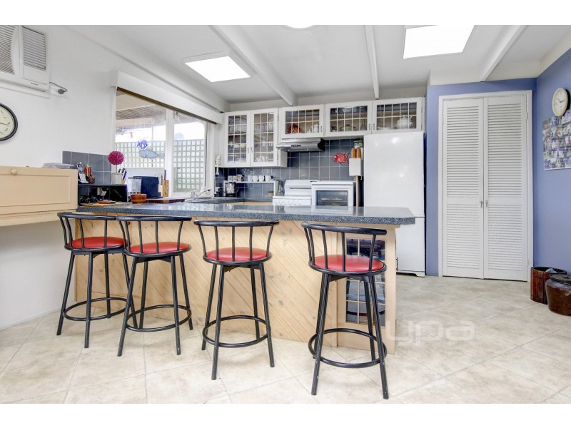 18 Phyllis Parade, Rye VIC 3941