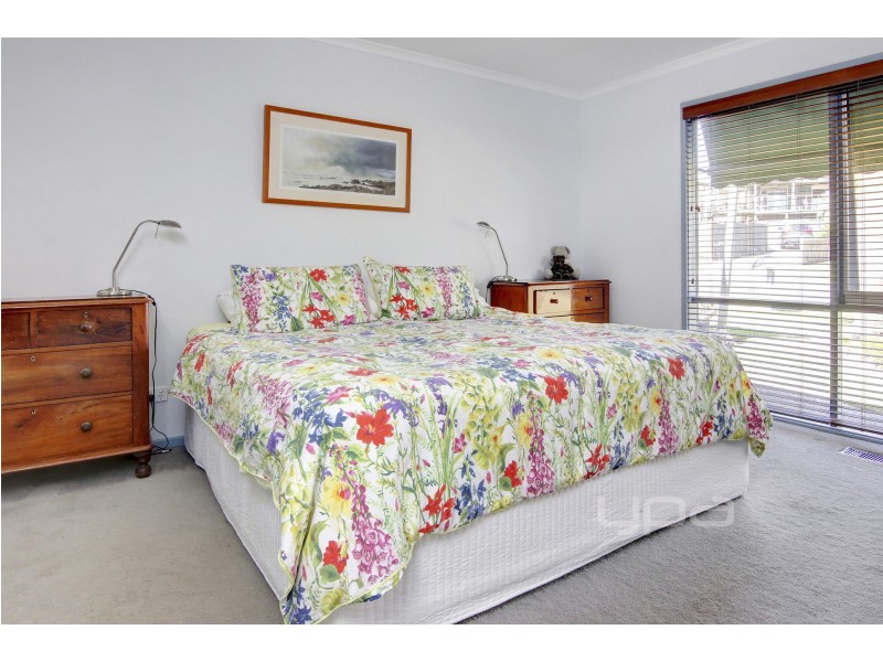 10 Milparinka Street, Safety Beach VIC 3936