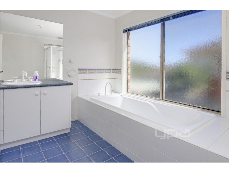 11 Lansell Avenue, Safety Beach VIC 3936