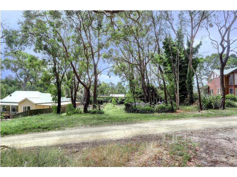 8 Pindara Road, Arthurs Seat VIC 3936