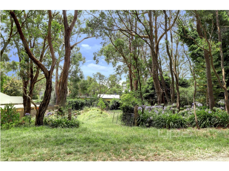 8 Pindara Road, Arthurs Seat VIC 3936