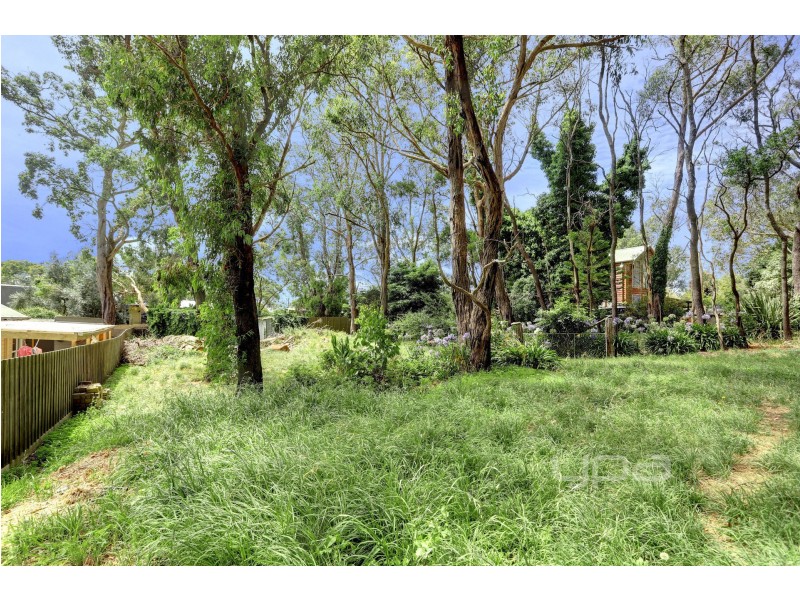 8 Pindara Road, Arthurs Seat VIC 3936