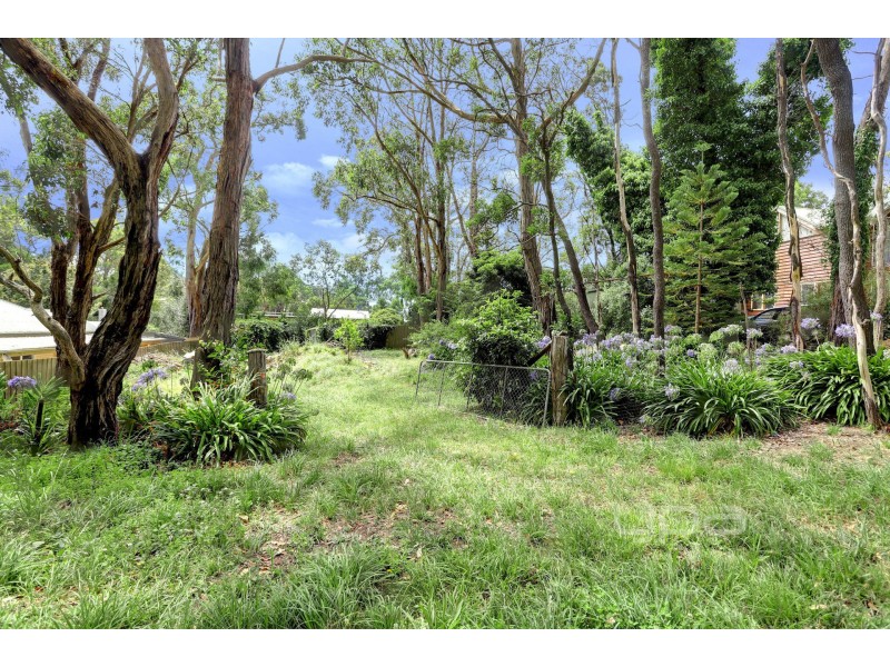 8 Pindara Road, Arthurs Seat VIC 3936