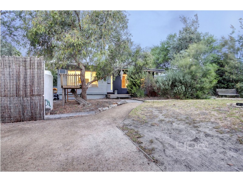 15 Anne Street, Rosebud VIC 3939