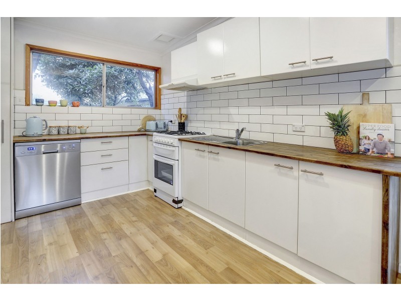 15 Anne Street, Rosebud VIC 3939