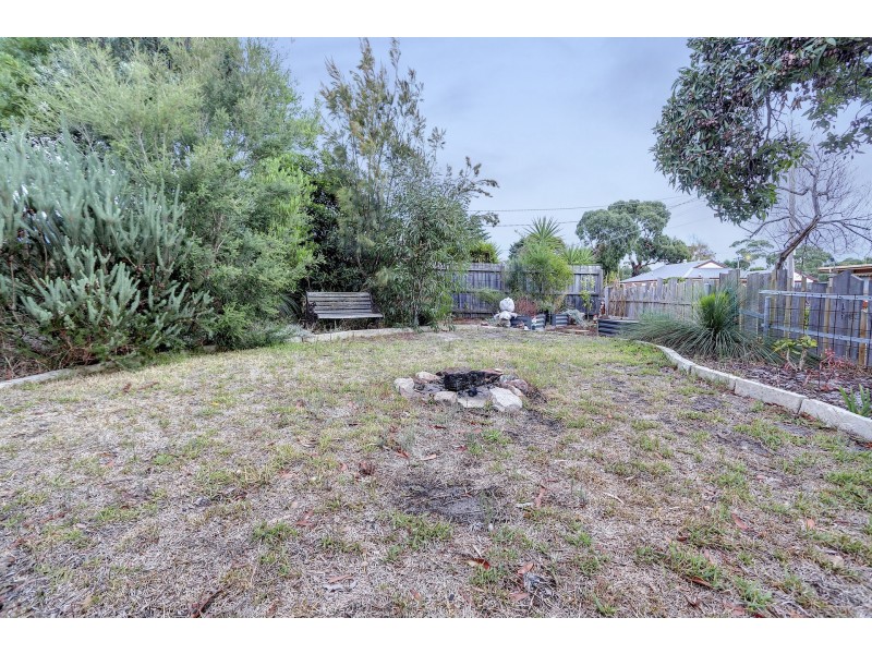 15 Anne Street, Rosebud VIC 3939