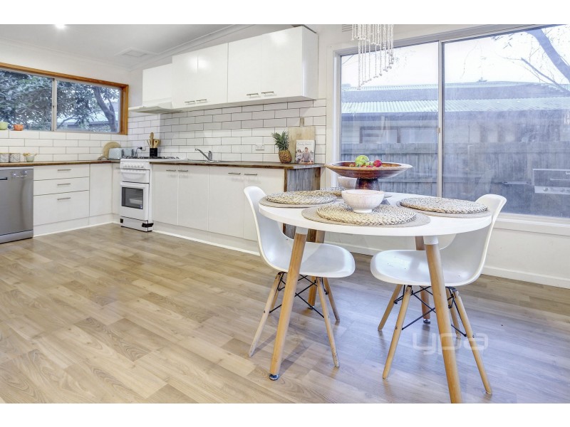 15 Anne Street, Rosebud VIC 3939