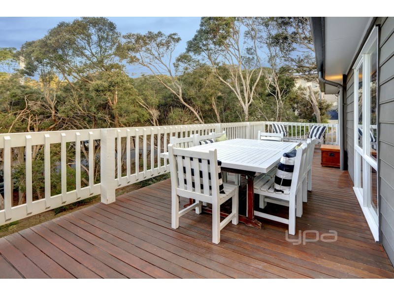 4 Yarrayne Street, Rye VIC 3941