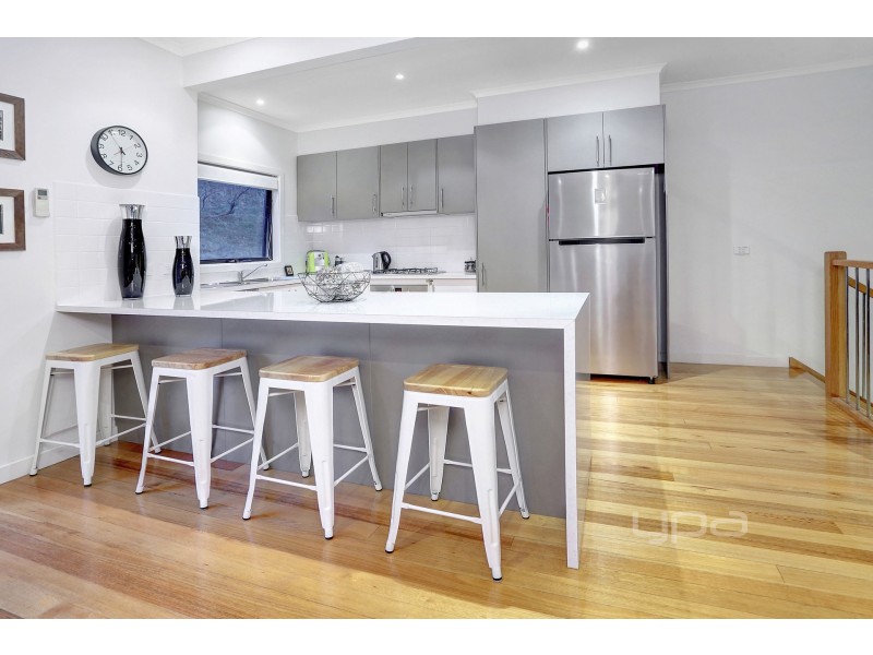 14 Mannana Street, Rye VIC 3941