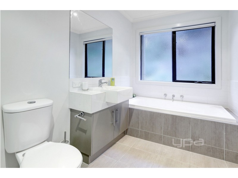 14 Mannana Street, Rye VIC 3941