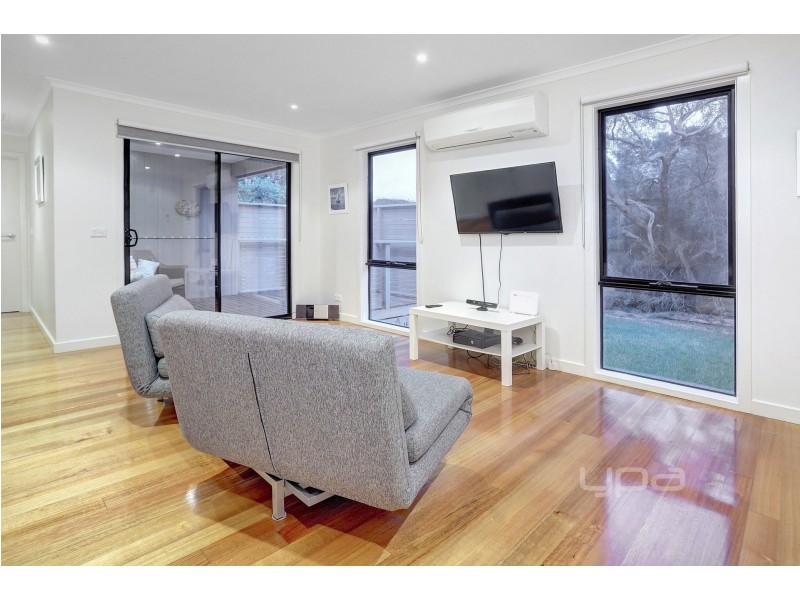 14 Mannana Street, Rye VIC 3941