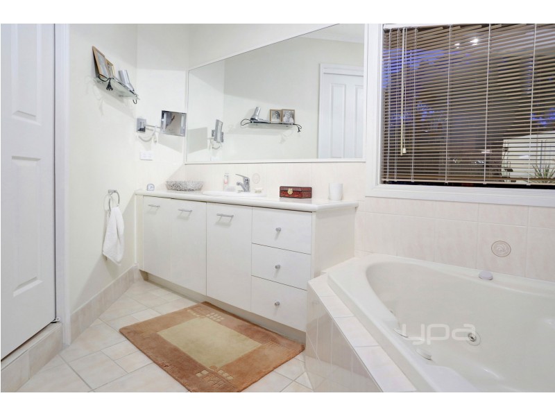 54 Golf Course Lane, Safety Beach VIC 3936