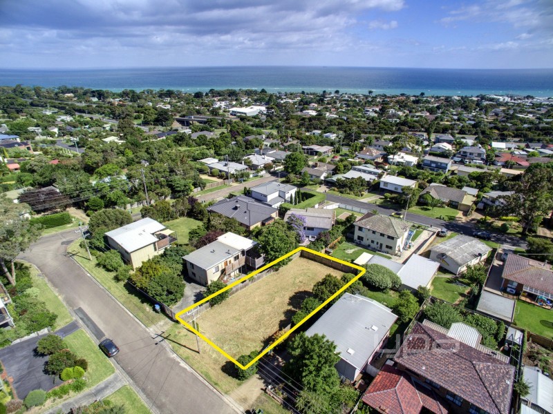 18 Charmaine Street, Dromana VIC 3936