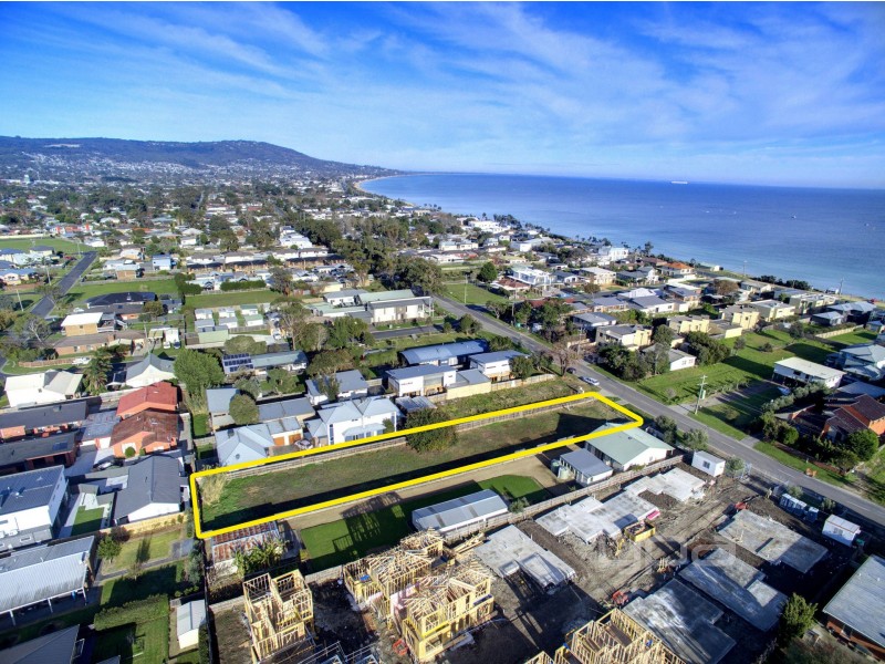 174 Dromana Parade, Safety Beach VIC 3936
