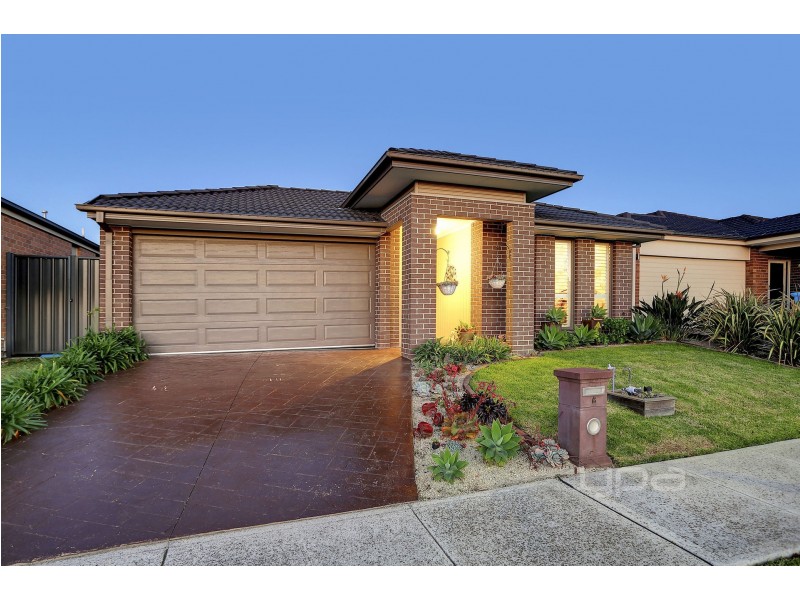 6 Gladiolus Circuit, Cranbourne North VIC 3977