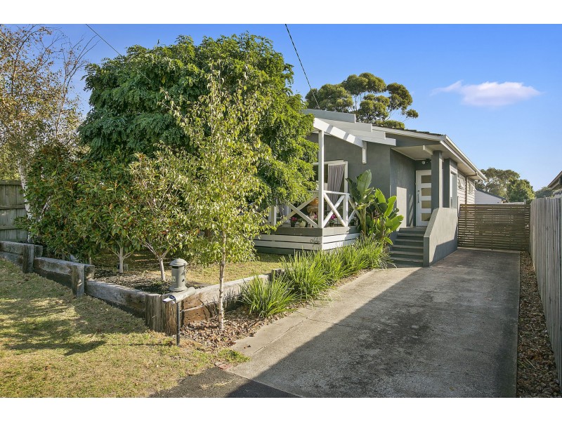 64  Seventh Avenue, Rosebud VIC 3939