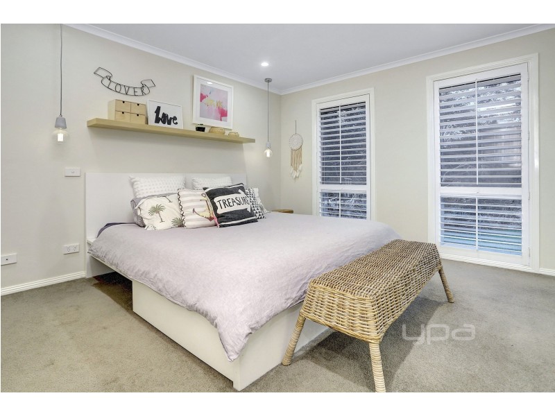 33 Hogan Drive, Rye VIC 3941