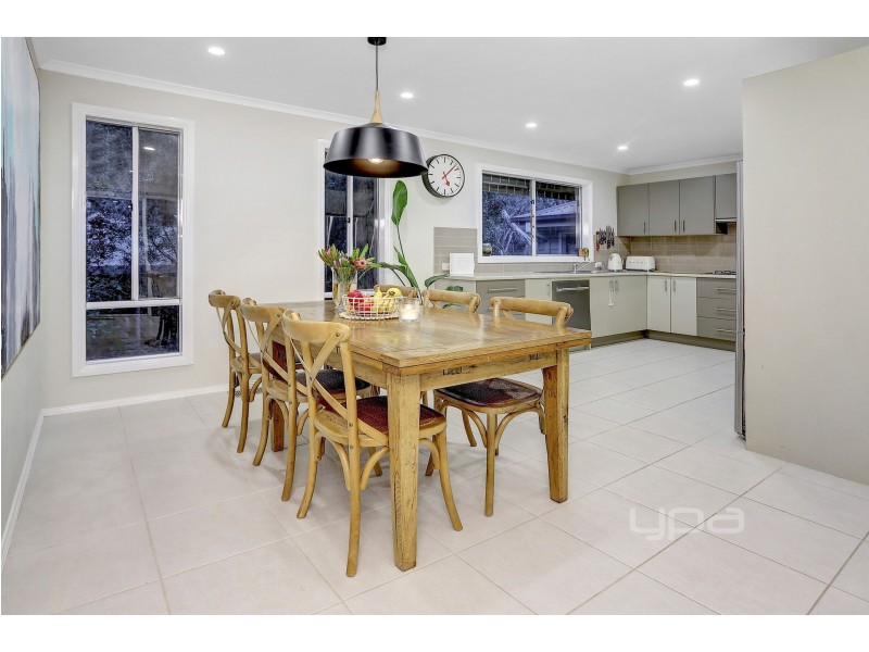 33 Hogan Drive, Rye VIC 3941