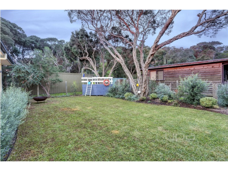 33 Hogan Drive, Rye VIC 3941