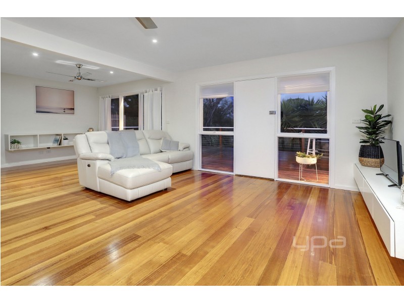 18 Anelida Street, Rye VIC 3941