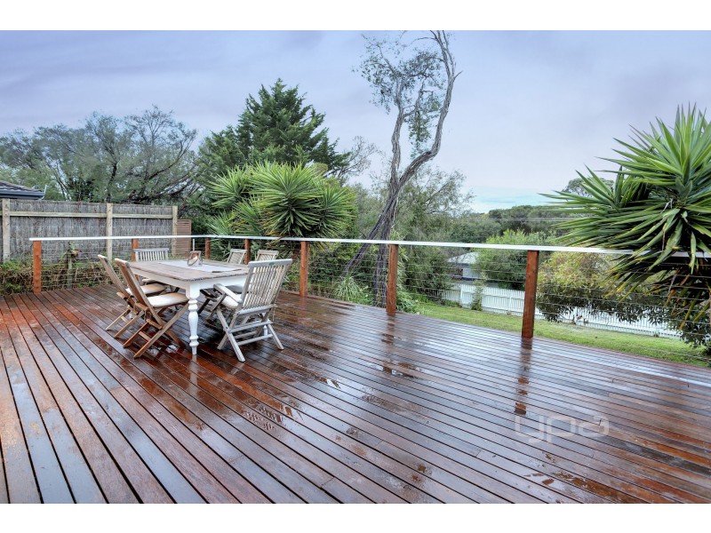 18 Anelida Street, Rye VIC 3941