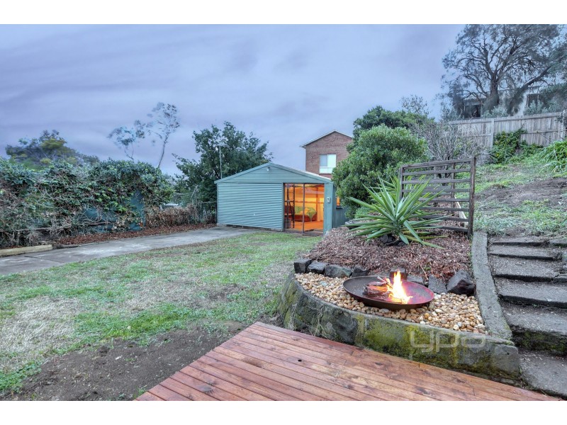 18 Anelida Street, Rye VIC 3941