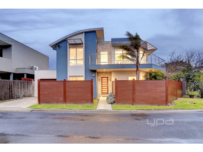 12 Mason Avenue, Safety Beach VIC 3936