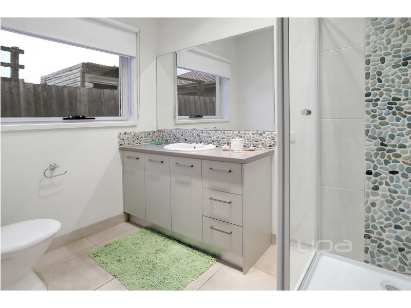 12 Mason Avenue, Safety Beach VIC 3936
