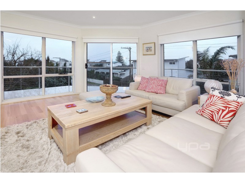 12 Mason Avenue, Safety Beach VIC 3936
