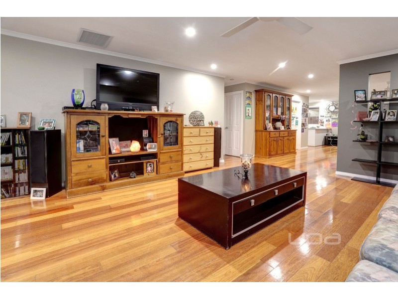 86 Earlsfield Drive, Berwick VIC 3806