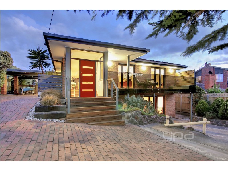 13 Hughes Road, Blairgowrie VIC 3942