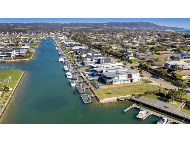32 Clipper Quay, Safety Beach VIC 3936