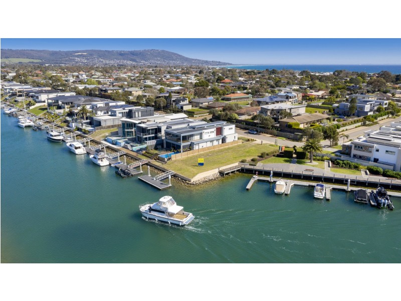 32 Clipper Quay, Safety Beach VIC 3936