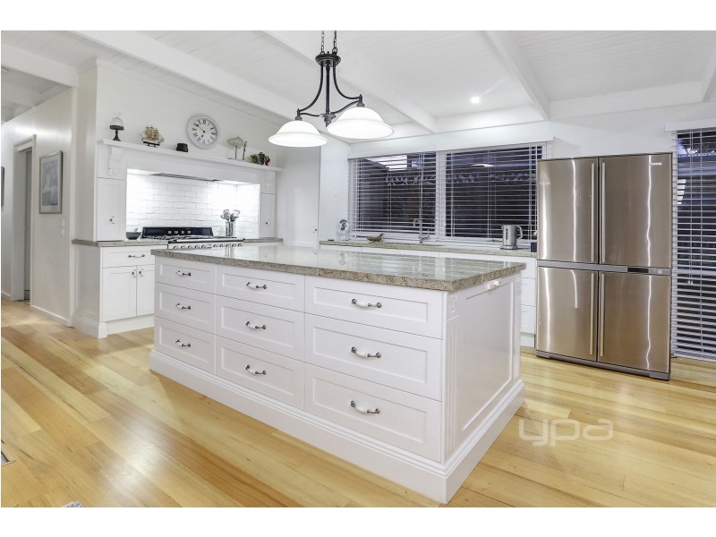 2 Vernon Street, Blairgowrie VIC 3942