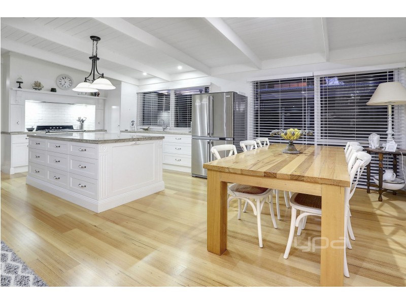 2 Vernon Street, Blairgowrie VIC 3942