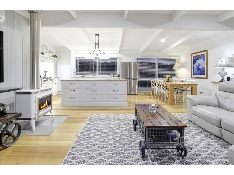 2 Vernon Street, Blairgowrie VIC 3942