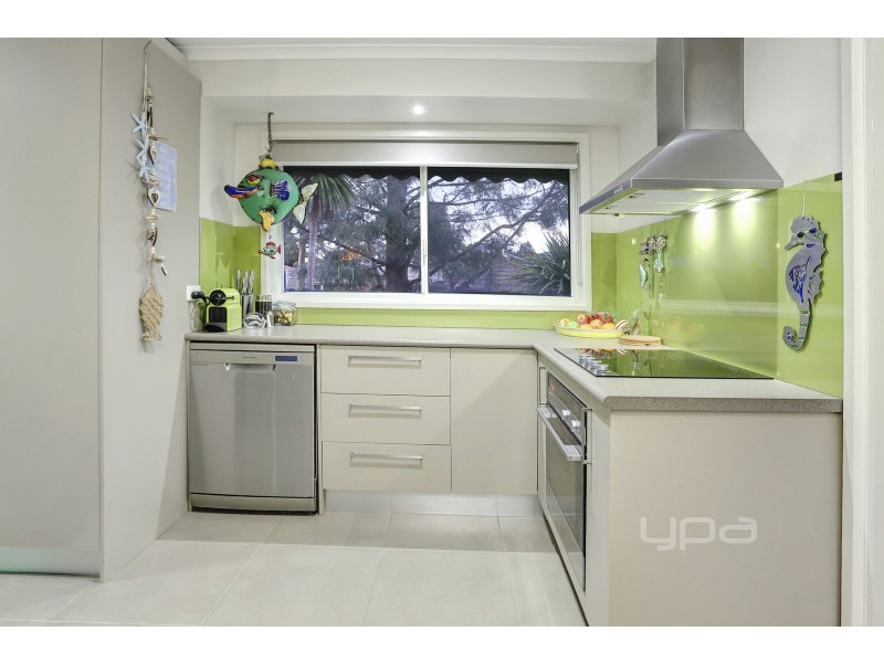 6 Rassay Court, Frankston VIC 3199