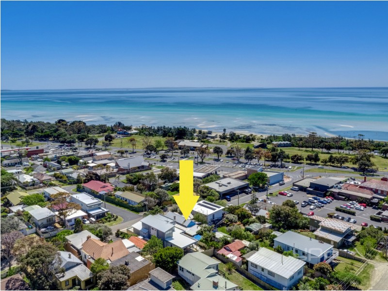 17 Seventh Avenue, Rosebud VIC 3939