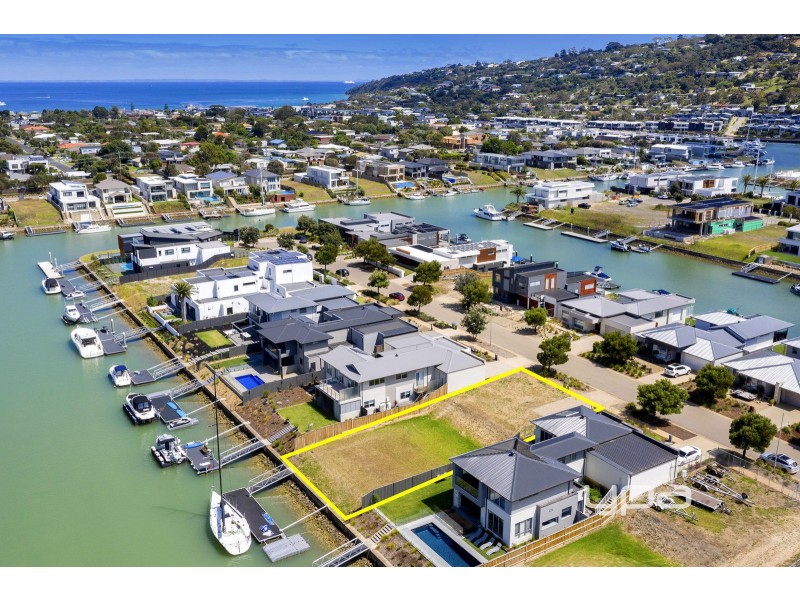 8 Sovereign Point, Safety Beach VIC 3936