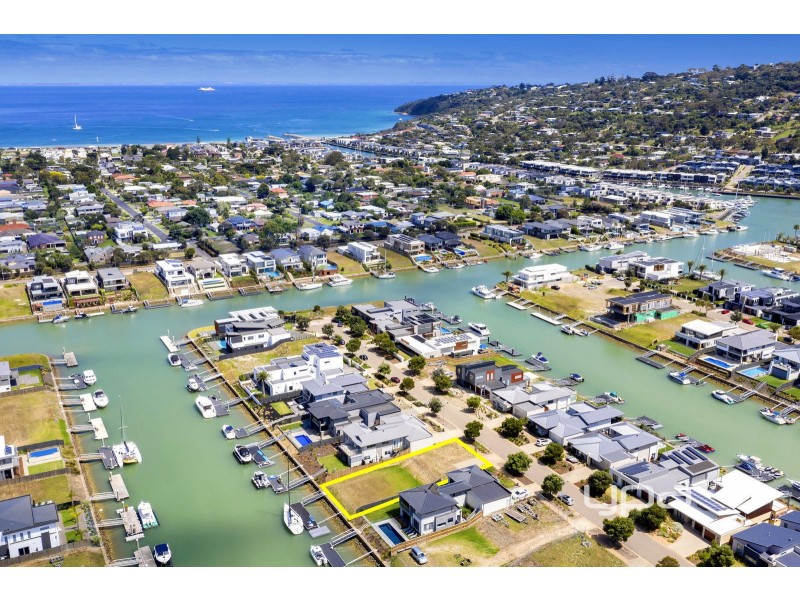 8 Sovereign Point, Safety Beach VIC 3936